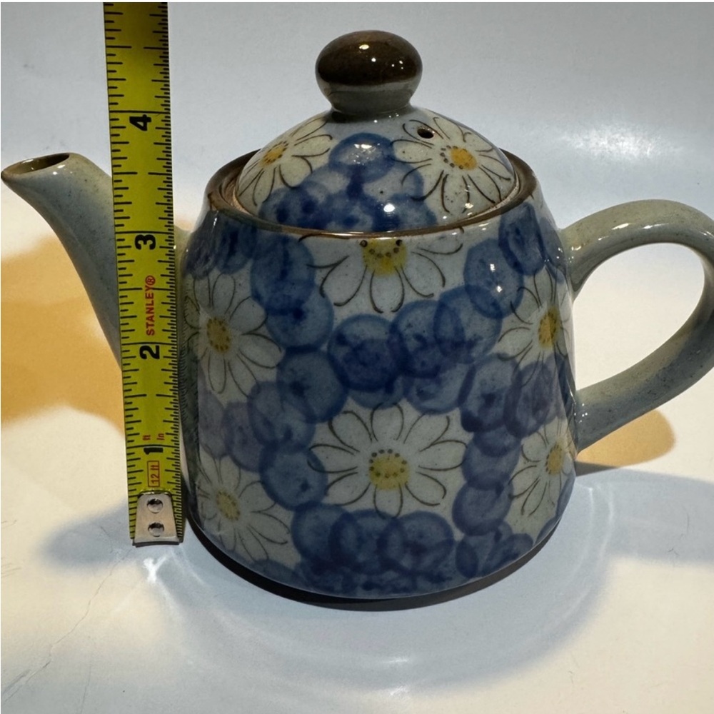 China vintage Floral Ceramic Teapot Blue and White tea pot